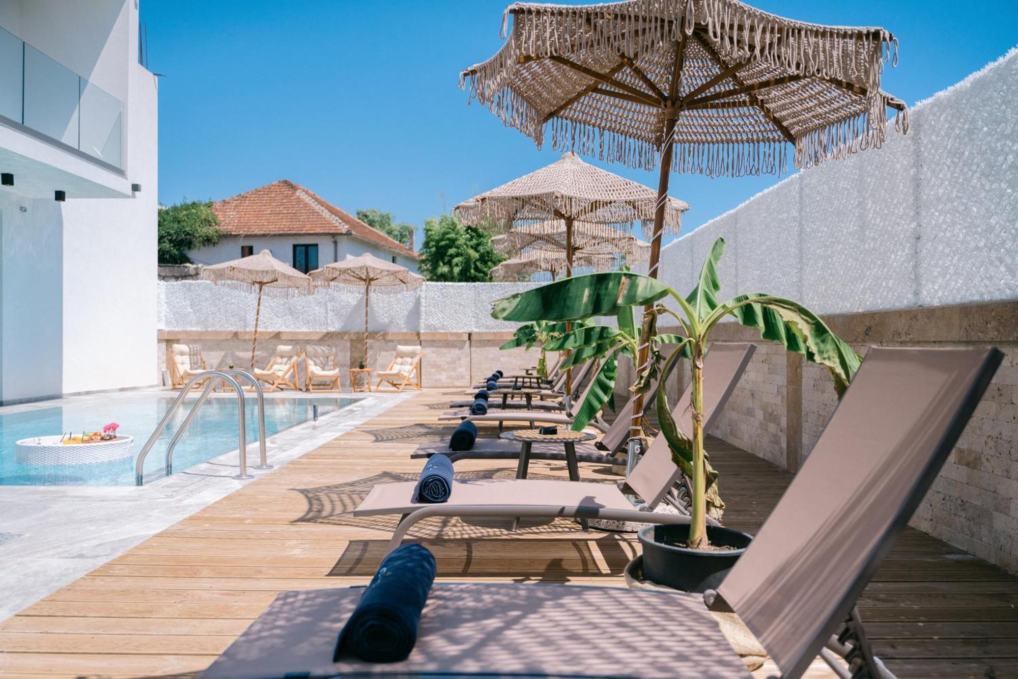 Hotel Teuta Ulcinj Exterior photo