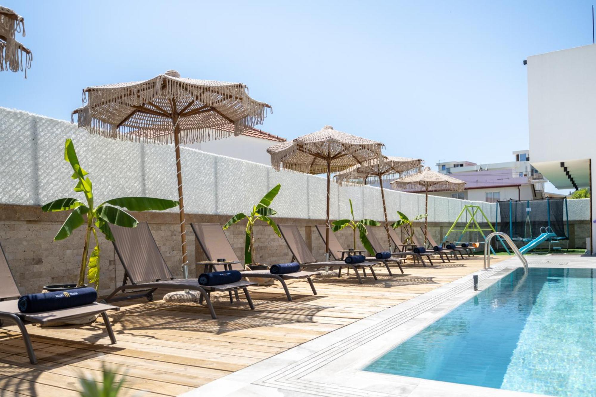 Hotel Teuta Ulcinj Exterior photo